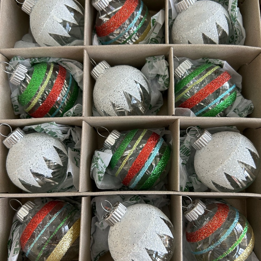 Shiny Brite Ornaments - Picture 5 of 5